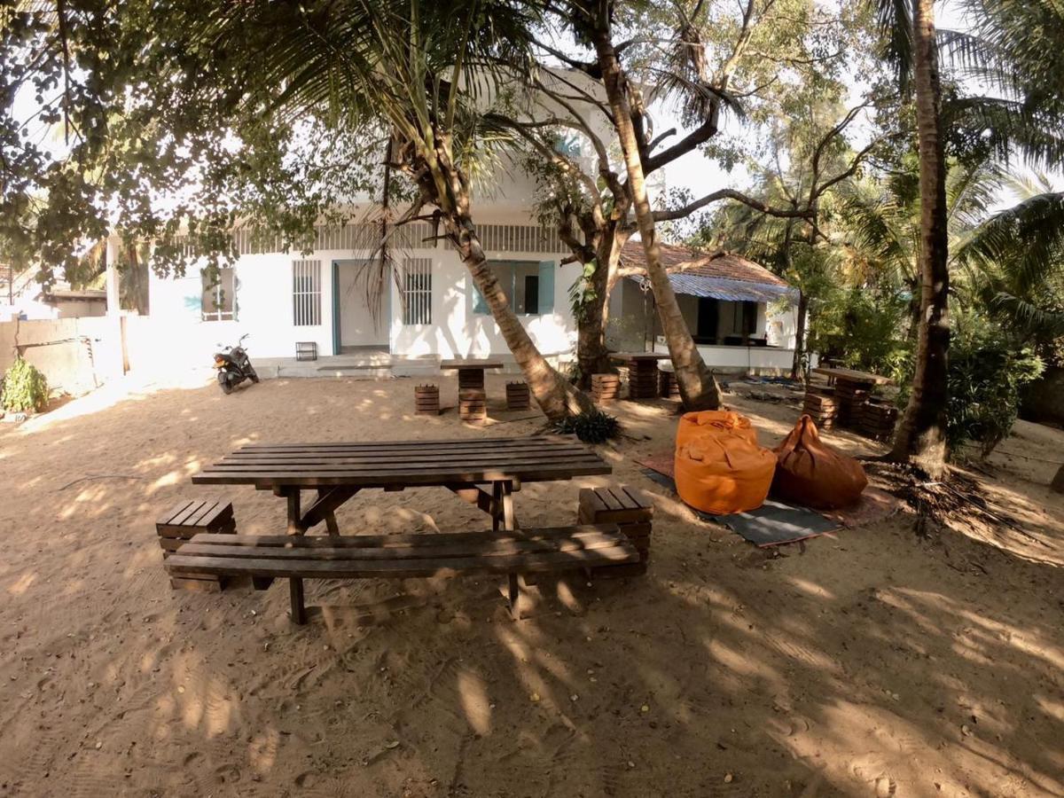 Hangover Hostels Аругам Экстерьер фото