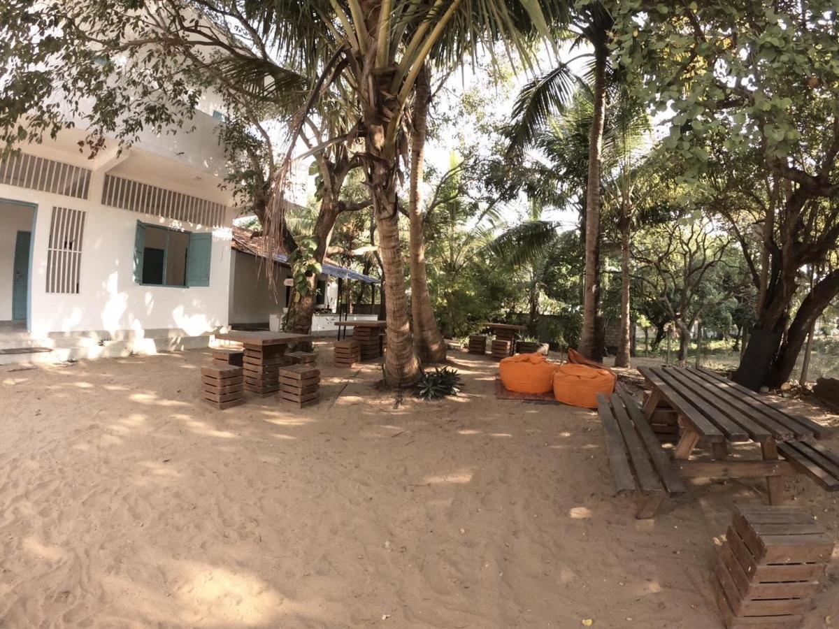 Hangover Hostels Аругам Экстерьер фото