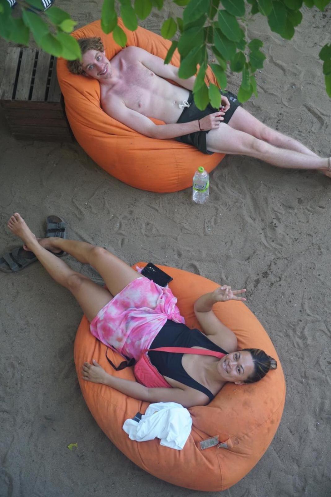 Hangover Hostels Аругам Экстерьер фото