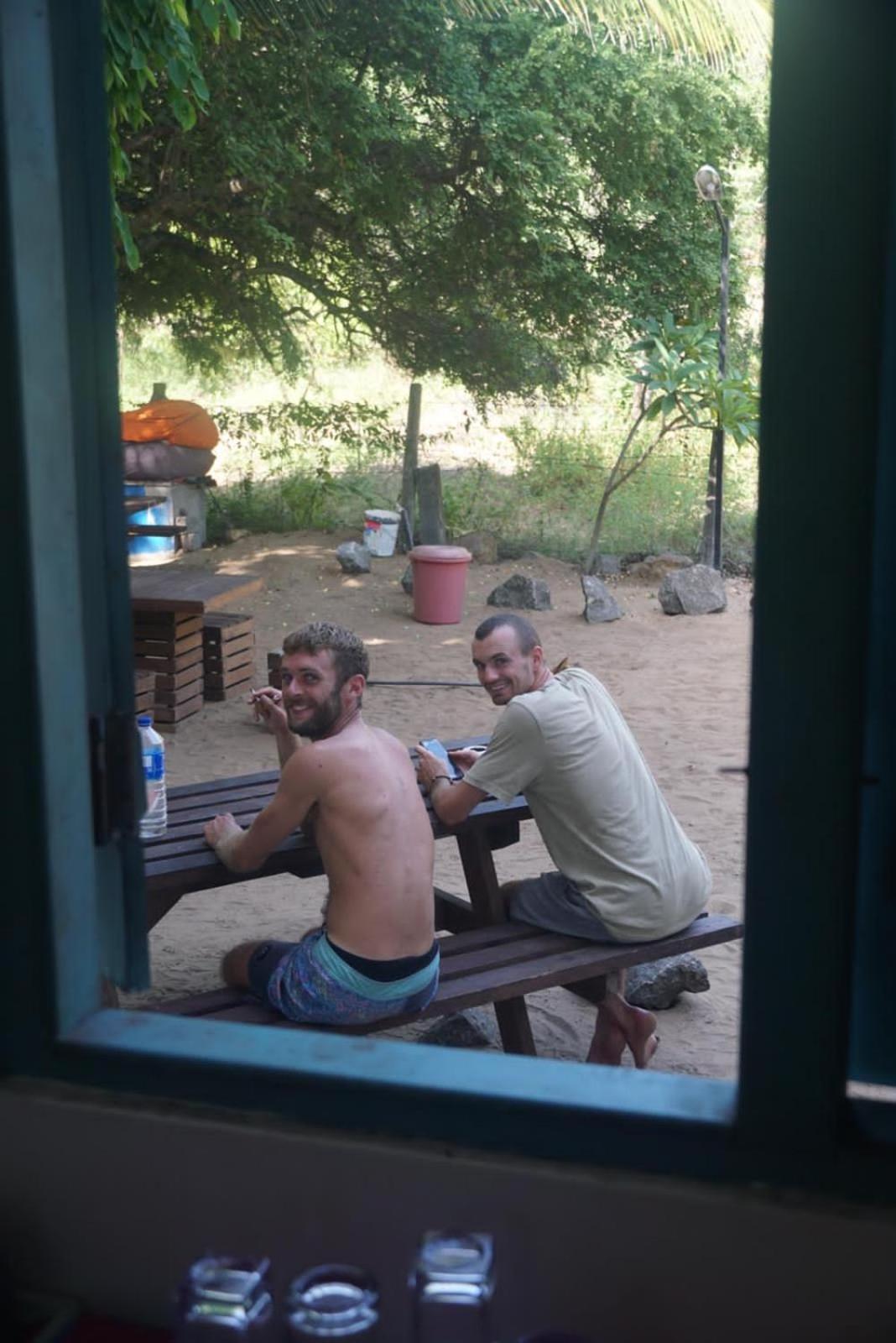 Hangover Hostels Аругам Экстерьер фото